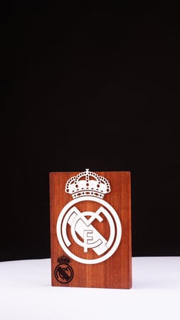 درع فخم بشعار ريال مدريد