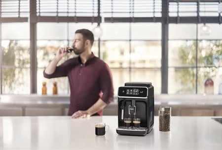 ماكينة تحضير الإسبريسو الأوتوماتيكية بالكامل من فيليبس، سلسلة 2200-2، مشروبات، 1500 واط، شاشة لمس، خافق حليب كلاسيكي