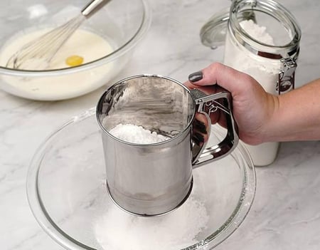 Flour  Sifter  مغربل الدقيق
