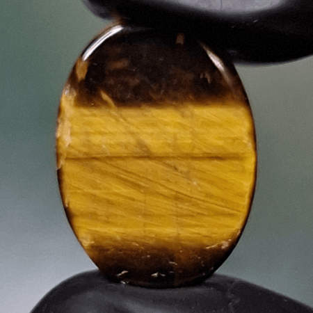 حجر طبيعي مفحوص بشهادة مختبر