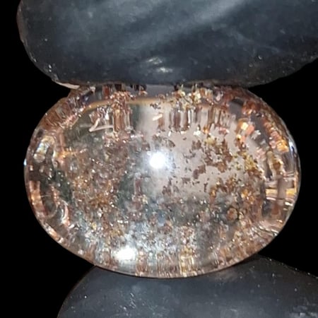 حجر كوارتز طبيعي مفحوص و موثق بشهادة مختبر