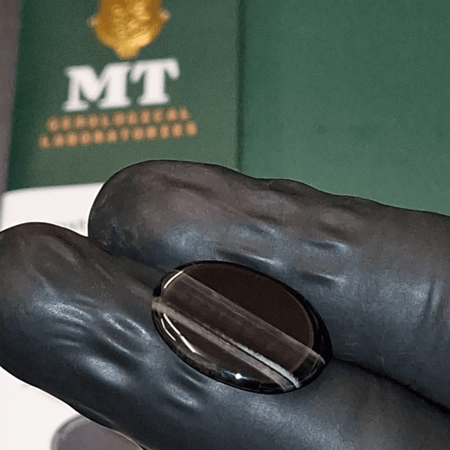 حجر عقيق طبيعي متعدد اللون مفحوص و موثق بشهادة مختبر