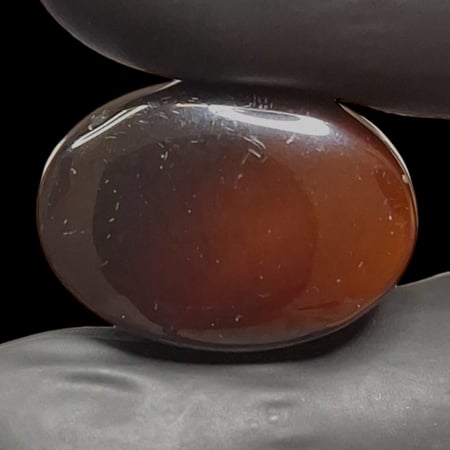 حجر عقيق طبيعي مفحوص و موثق بشهادة مختبر