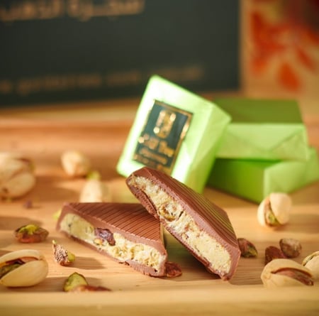 عرض قوي علبة شوكولاته نص كيلو وعلبة قهوة هدية نص كيلو