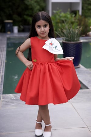 فستان بفيونكه تطريز