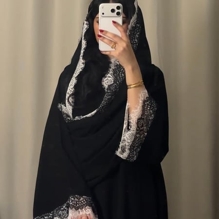 عبايه( N102 ) دانتيل اسود و ابيض