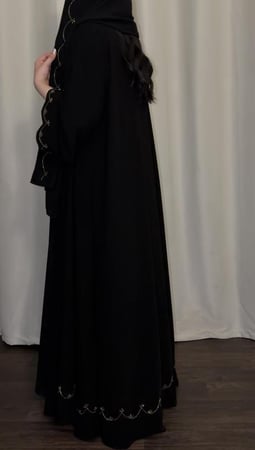 عبايه ( N100 )  شك ذهبي مطفي