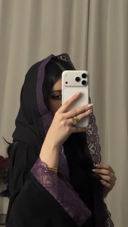عبايه( N96 ) سودا مع دانتيل بنفسجي