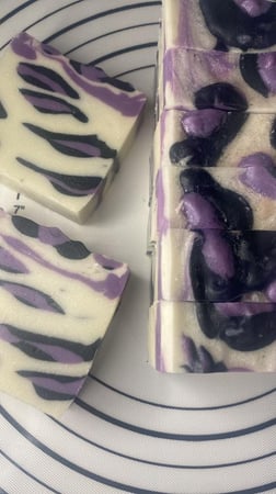 صابون للبشره الدهنيه