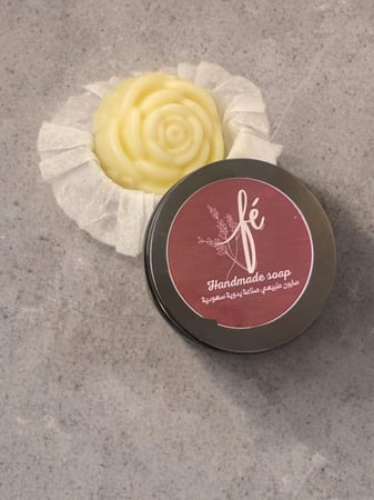 لوشن بار بزيت عشبة الليمون يمنح ترطيب عميق وإحساس انتعاش يدوم