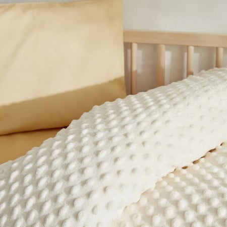 بطانية مواليد Lily لون بيج