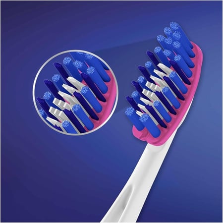 فرشاة أسنان برو فليكس للتبييض 1+1 مجاناً Oral-B