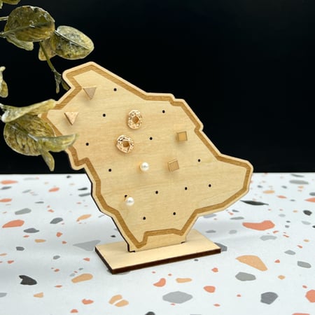 حامل أقراط خشب ( خريطة المملكة )