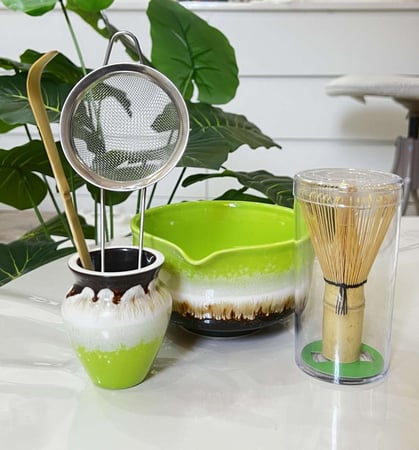 بكج ادوات الماتشا مع ماتشا احتفالية فاخرة 30 جرام