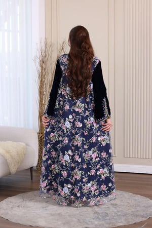 جلابية مخمل بتطريز شك يدوي والتل المطرز