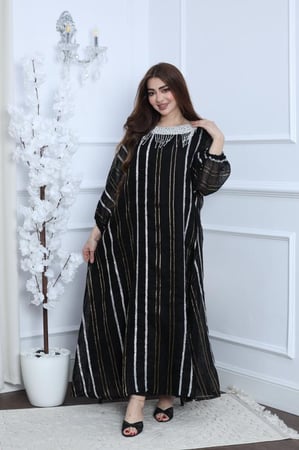 جلابية لينن خيش مبطن بإضافة اللولو في الرقبة