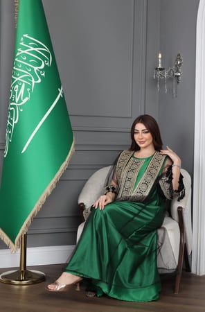 جلابية اليوم الوطني بالبشت العربي الجميل