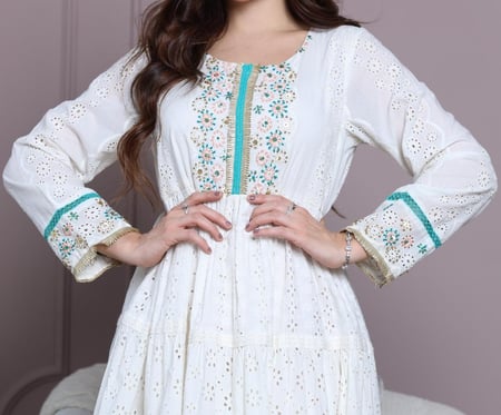 جلابية قطن كلوش بإضافة تطريز تركوازي