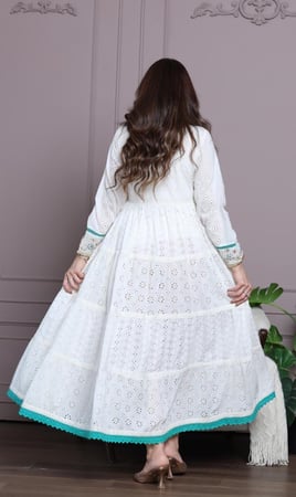 جلابية قطن كلوش بإضافة تطريز تركوازي