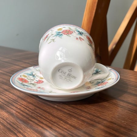 كوب فنتج مزين بالزهور  | صناعة يابانية من  Cest Blanc اصدار الثمانينات