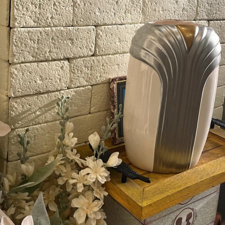 فازة عتيقة إصدار الثمانينات | صناعة تايوان ( الستيكر الذهبي )