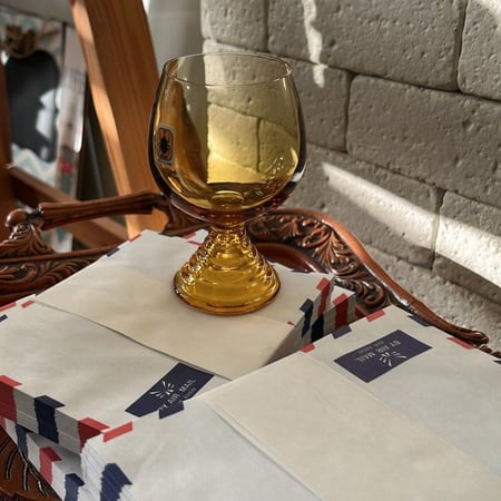 قلاص فنتج لون العنبر | من  نوادر ماركة SOGA GLASS اليابانيه