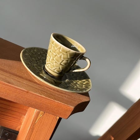 فنجان لون اخضر عتيق