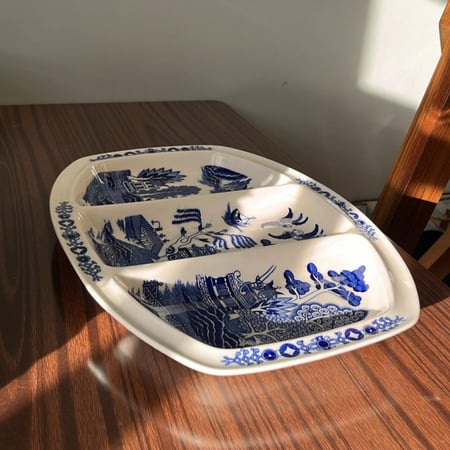 صحن خزف مقسّم فنتج ونادر | صناعة يابانية