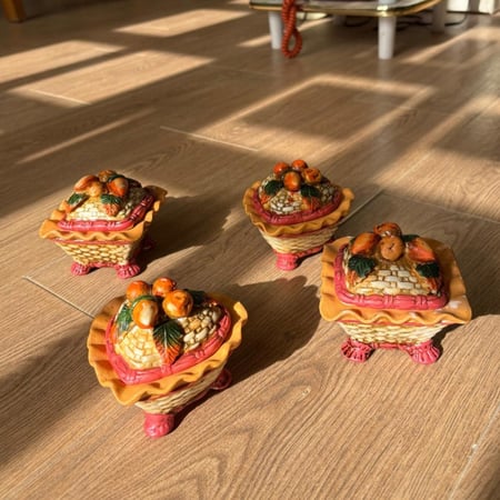 علبة وتحفة سيراميك على شكل سلة