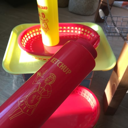 علب ريترو لتقديم ( الكاتشب - ماسترد ) صناعة امريكية