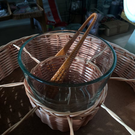 سلة فنتج مقسّمه من الخيزران، صناعة كورية