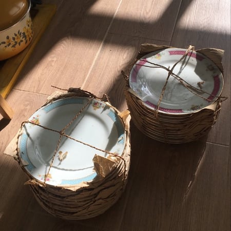 Porcelain plate صحن عتيق بتوريد جميل