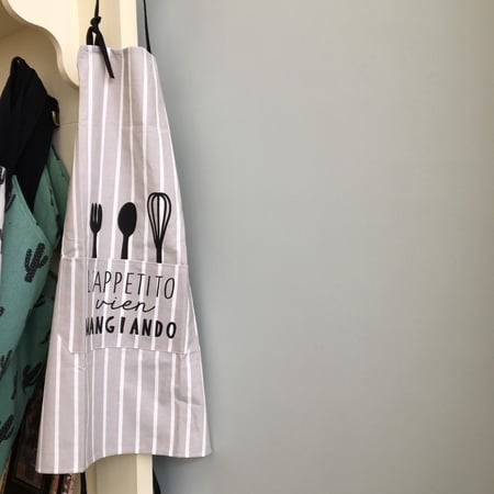 مريلة artistic style