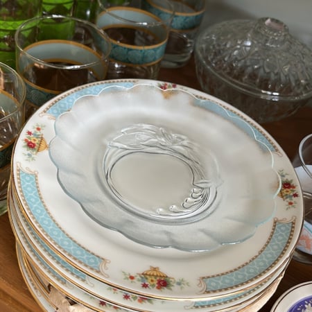 صحن زجاجي فنتج صناعة اندونيسية