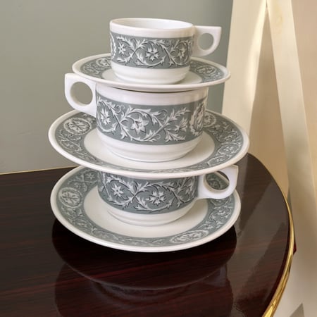 طقم فنتج صناعة لبنانية