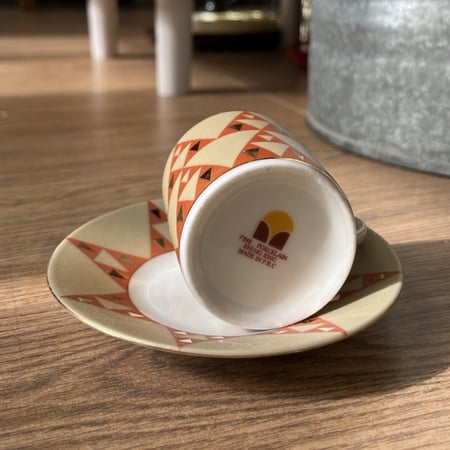 كوب فنتج بنقش هندسي