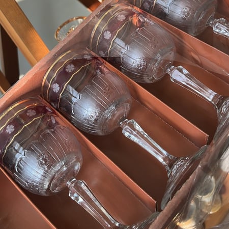 طقم كاسات صناعة ايطالية فنتج