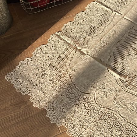 مفرش طاولة ، فنتج