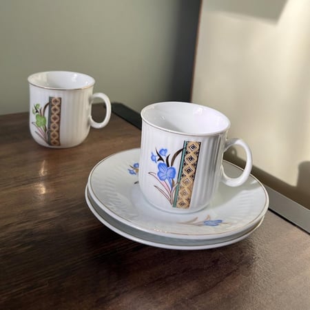 فنجان صيني اصدار قديم