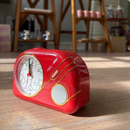 ساعة فنتج / مع منبّه