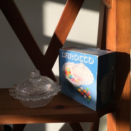 زجاجية فنتج صناعة ايطالية