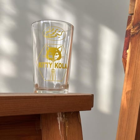 قلاص فنتج لمشروب غازي قديم يسمى "Kitty Kola"