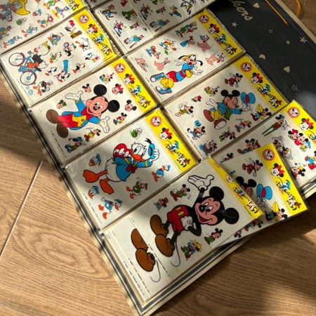 ملصقات لشخصيات ديزني  "ميكي وأصدقاؤه" فنتج التي تعمل بالكشط (Easy Transfer) من شركة دنتون