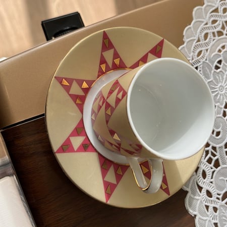 كوب فنتج بنقش هندسي صناعة الصين .