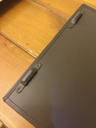 لوحة معدنية