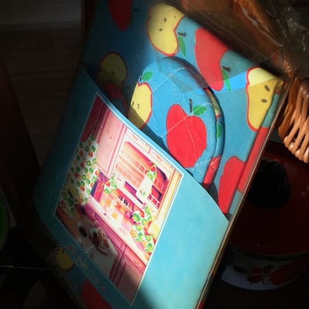 طقم مريلة - اصدار صيني قديم