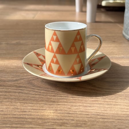 كوب فنتج بنقش هندسي