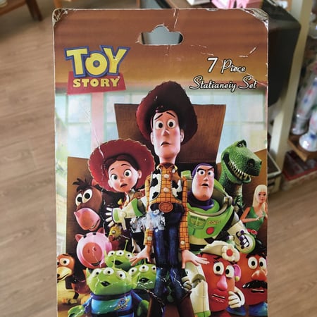 ادوات الكتابة - حكاية لعبة