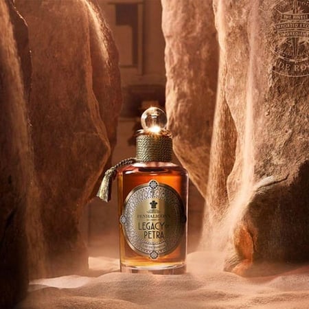 عطر او دو بارفيوم ليجاسي أوف بيترا من Penhaligons زجاجة ذهبية بنية