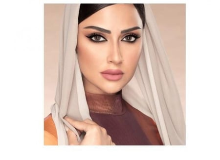 عدسات ملونة طبية من نيو لنس بلون عسلي زوج واحد للاستخدام اليومي